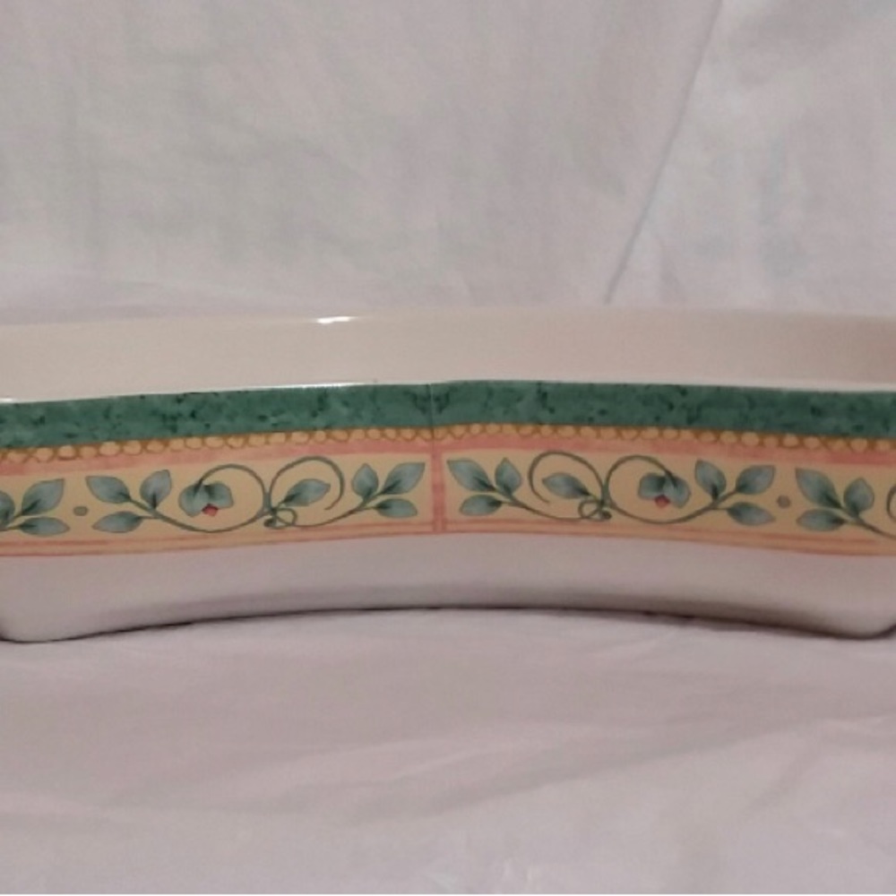 Pfaltzgraff French Quarter Stoneware Cresent Bowl.